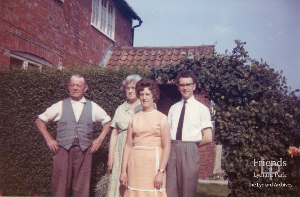 Ernest & Daisy Titcombe with their daughter Stella and youngest son, Malcolm