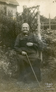 Photographs (6) of Mrs Miriam Titcombe & family