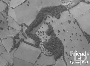 Aerial view of Lydiard Park and environs, 1940