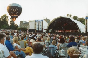Photograph of Wiltshire Festival crowds at Lydiard Park, 1998